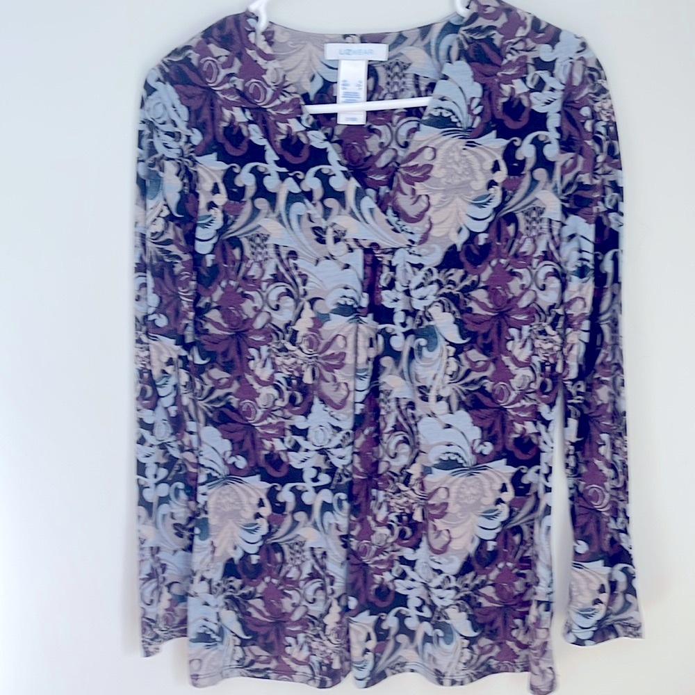 Lizwear women’s long sleeve gathered v-neck like new print top